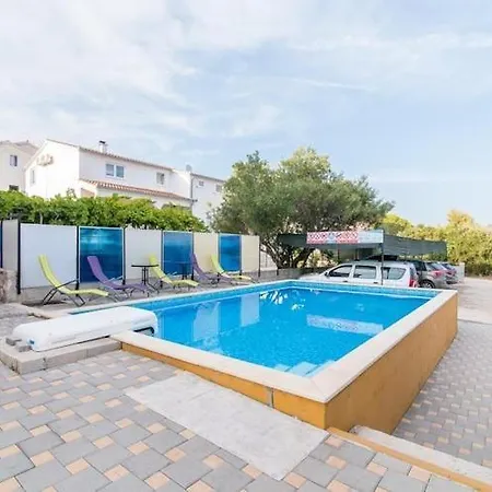 Apartament Fidelis - Two Bedroom With Terrace And Pool View 5 *