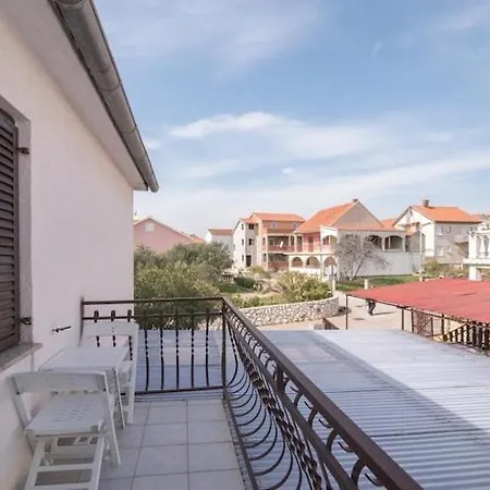 Fidelis - Two Bedroom With Terrace And Pool View 5
