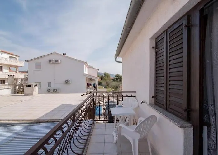 Apartman Fidelis - Two Bedroom With Terrace And Pool View 5 *