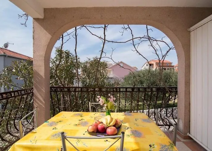 Fidelis - Two Bedroom With Terrace And Pool View 5 Trogir