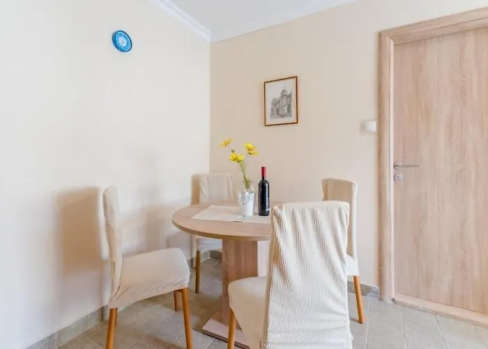 Fidelis - Two Bedroom With Terrace And Pool View 5 Trogir