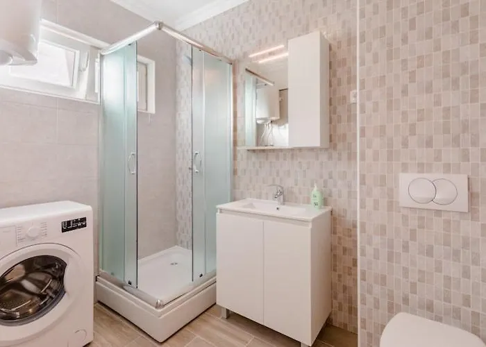 Fidelis - Two Bedroom With Terrace And Pool View 5